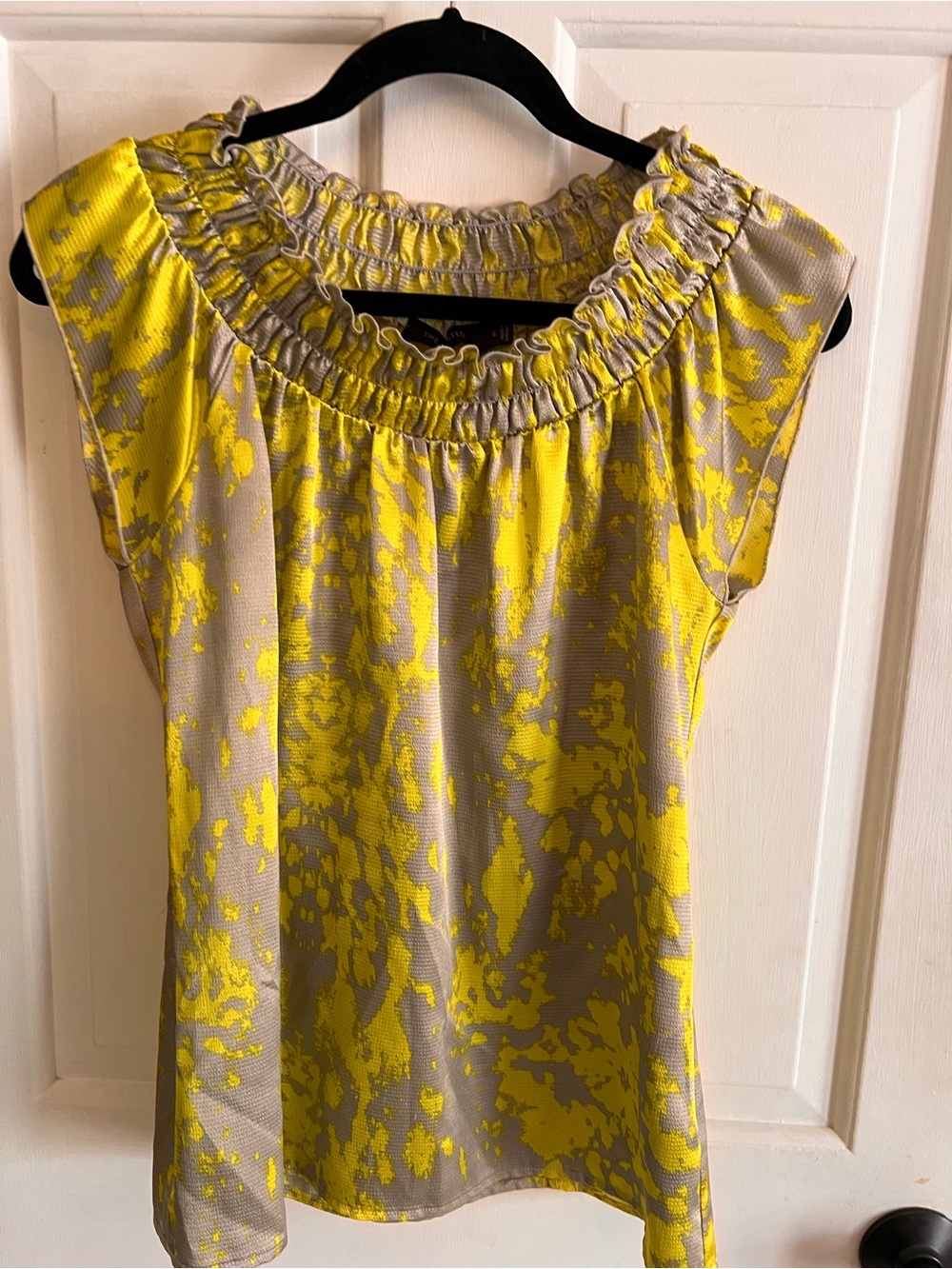 The Limited Yellow and Gray Smocked-Neck Cap Sleeve Blouse S